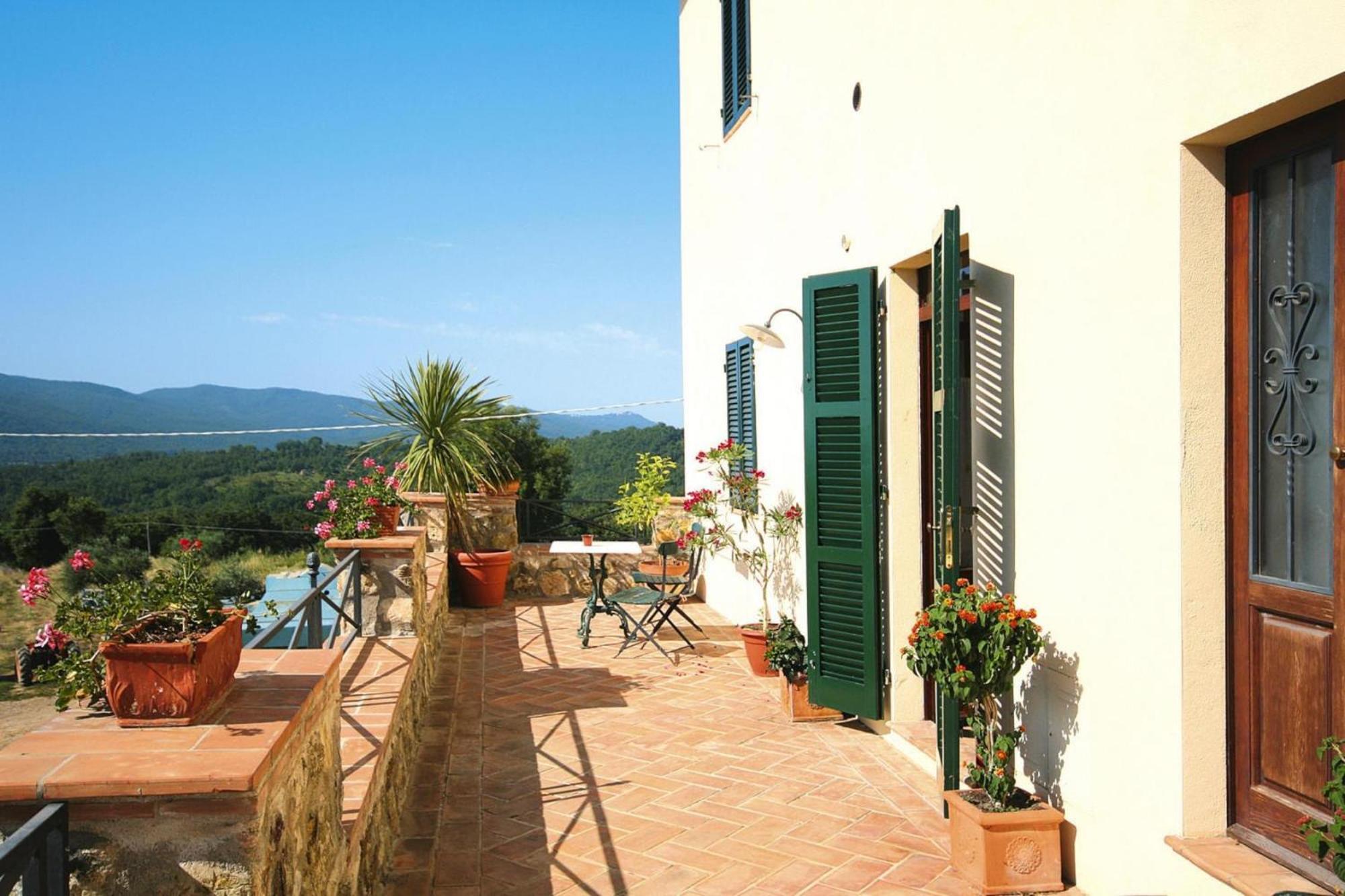 Apartment In Chiusdino With Terrace Buitenkant foto